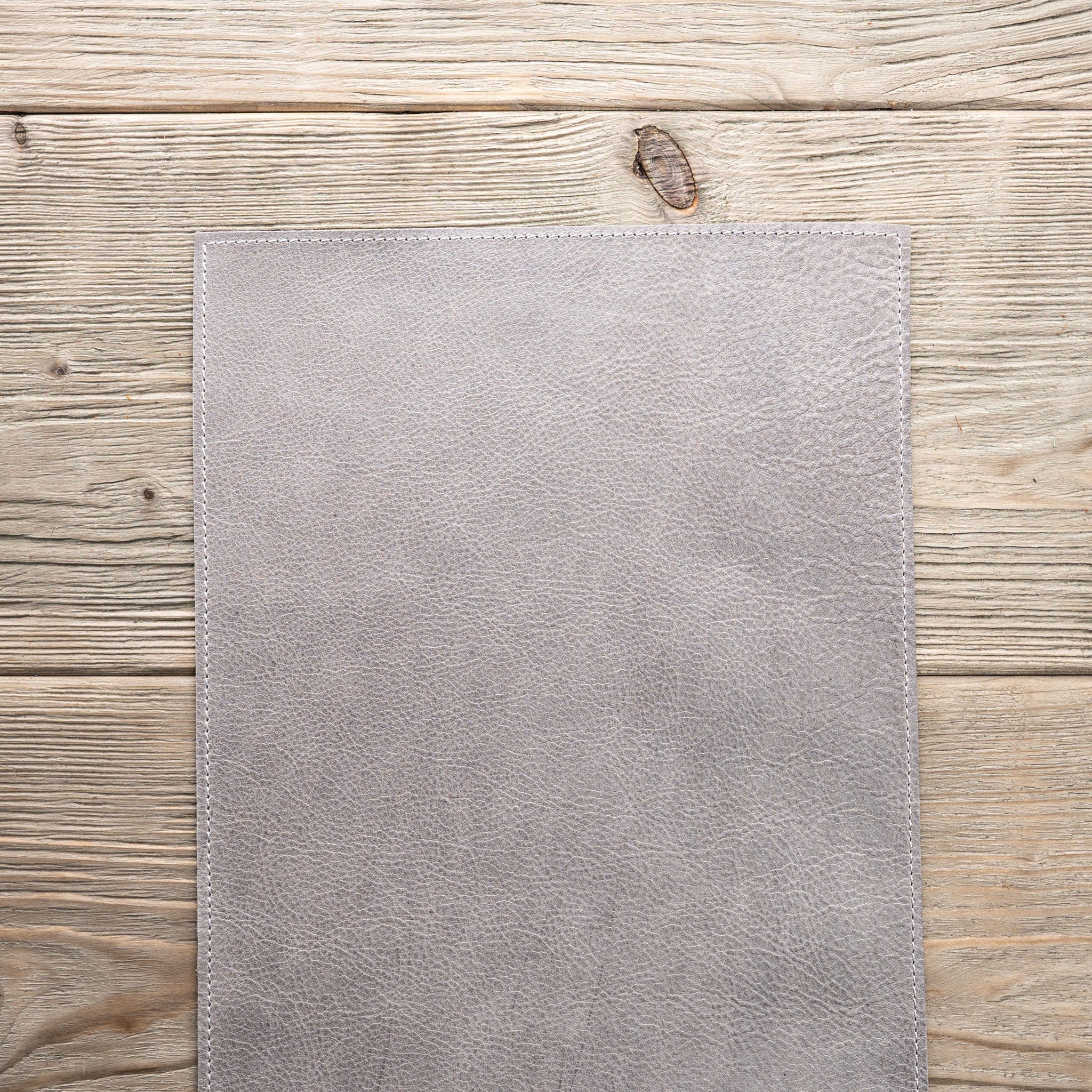 Chemin de table en cuir