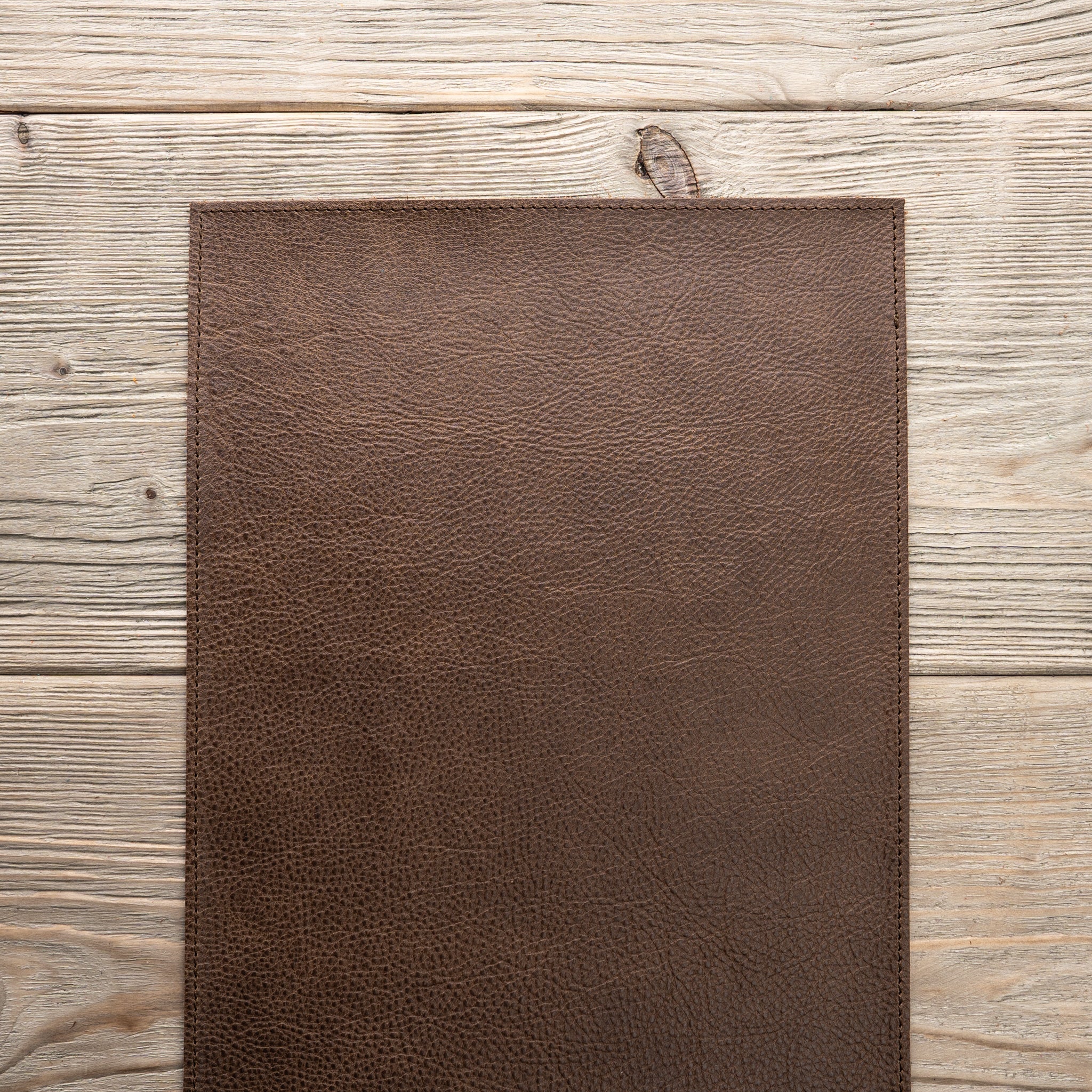 Chemin de table en cuir