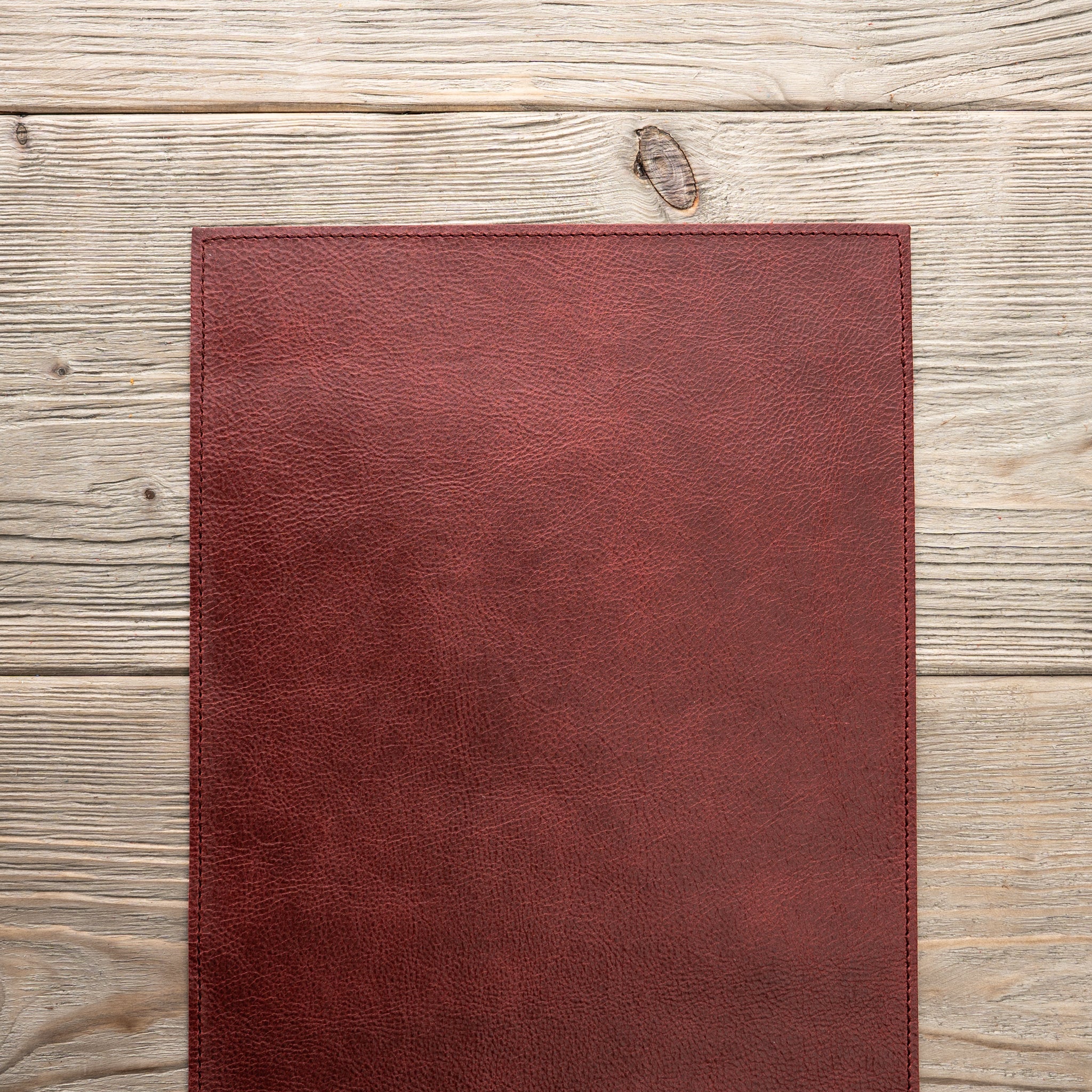 Chemin de table en cuir