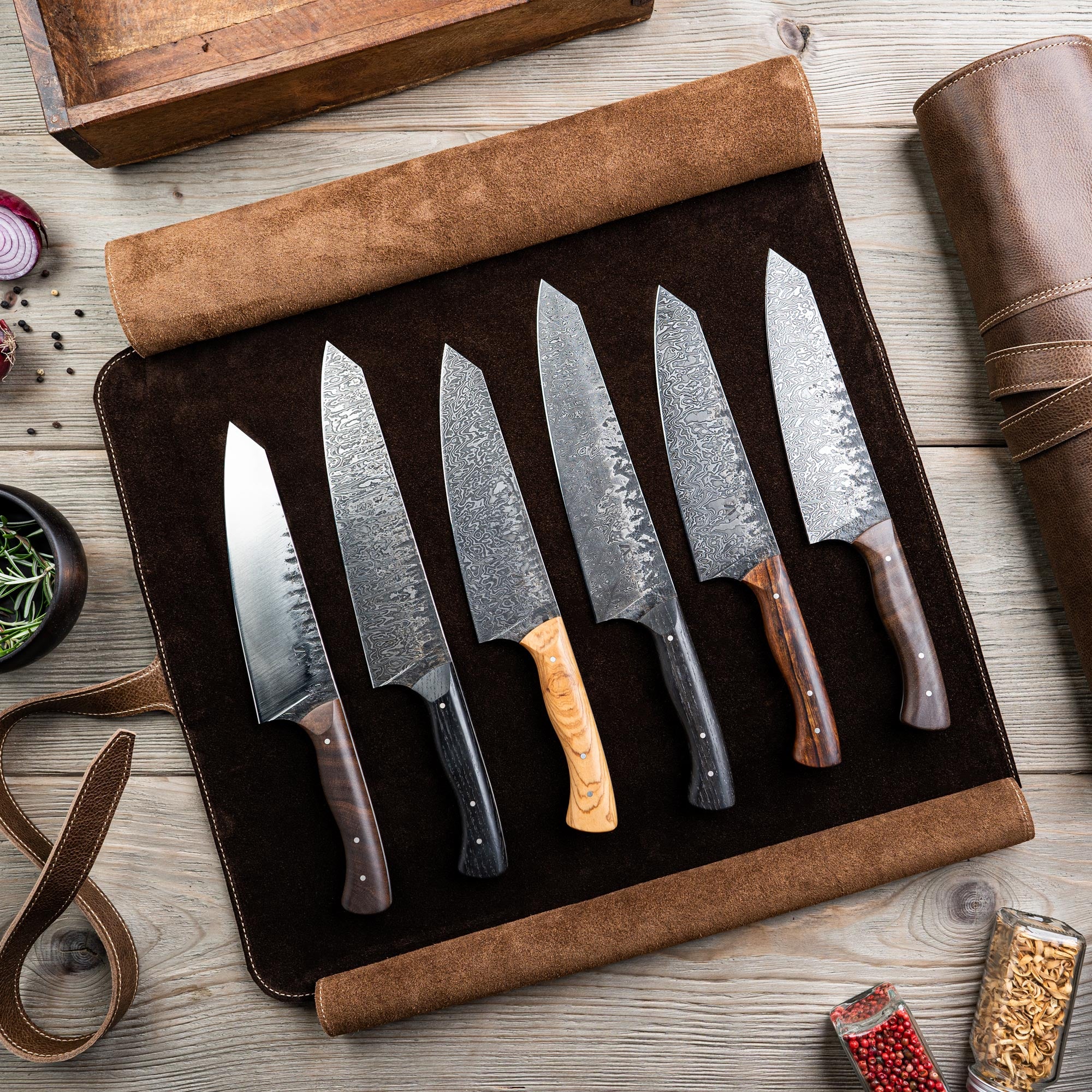 Magnetische Messerrolle aus Leder von Rohleder