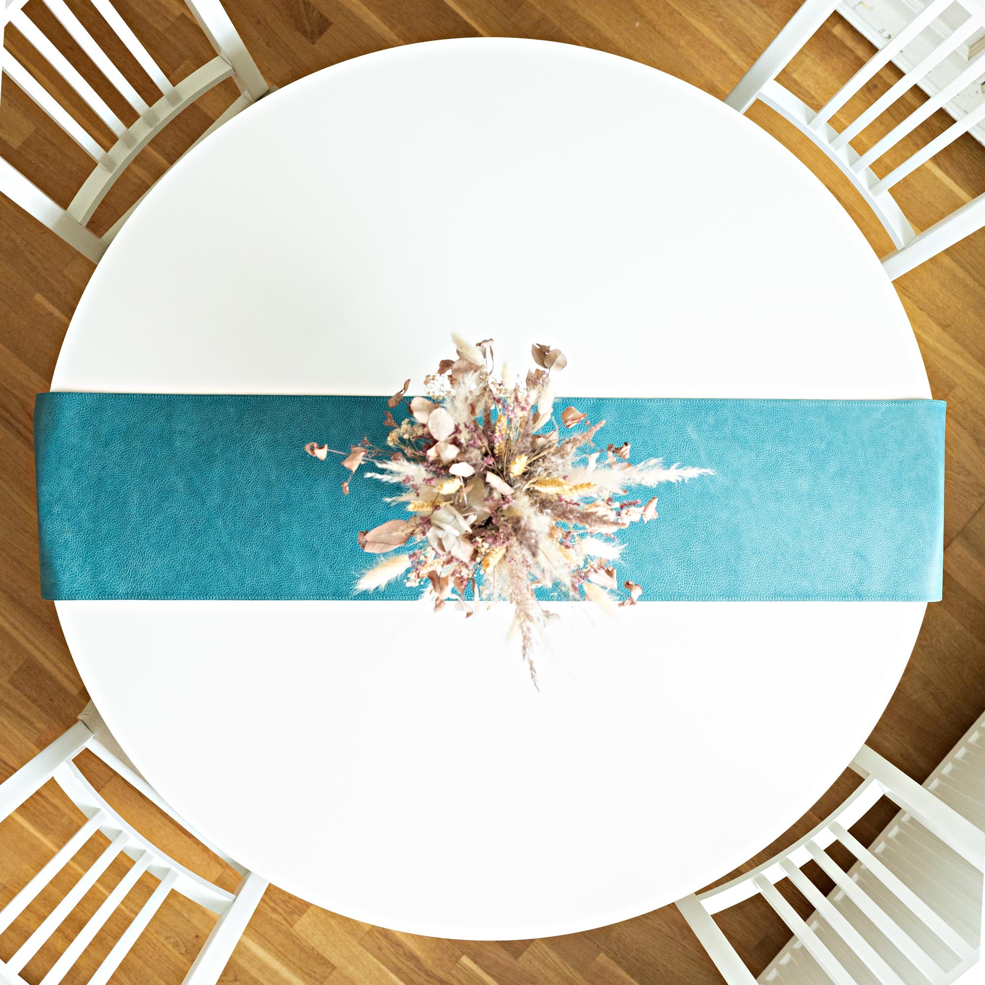 Chemin de table en cuir