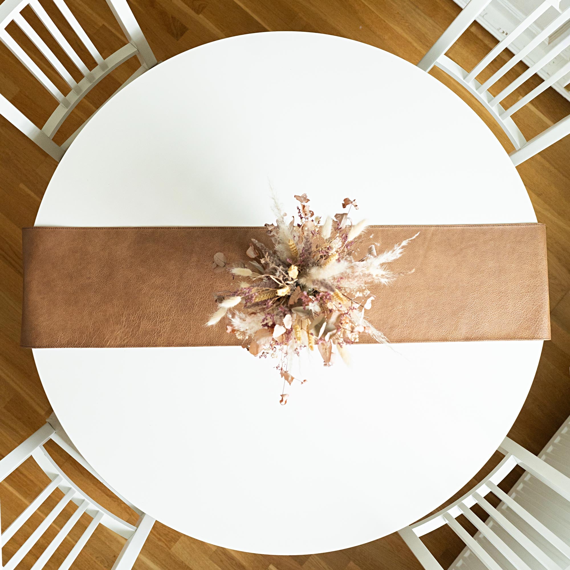 Chemin de table en cuir