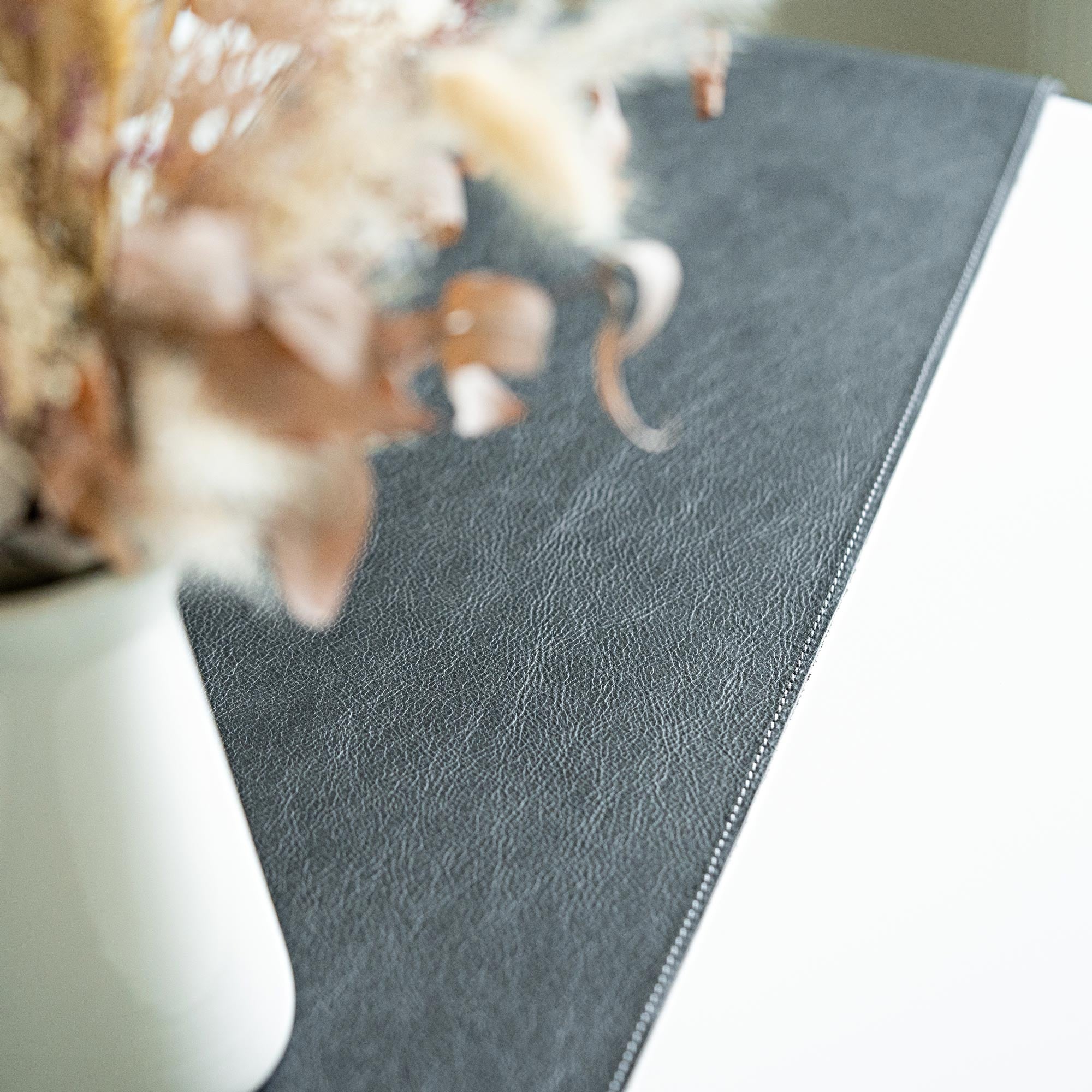 Natürliche Oberfläche von Leder tischläufer