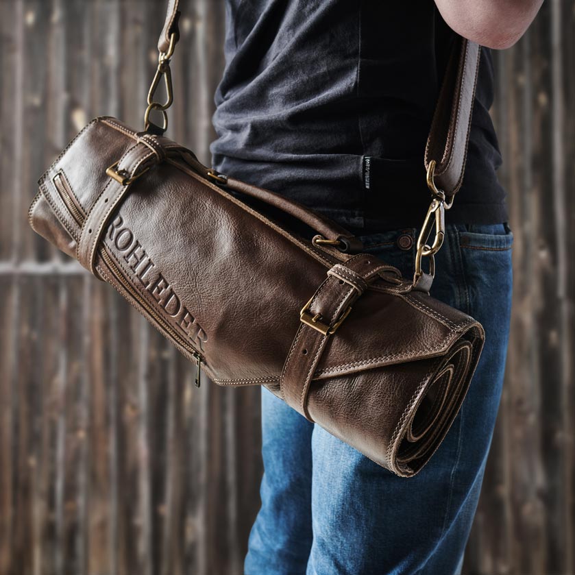 Messertasche zum Umhängen aus Leder braun