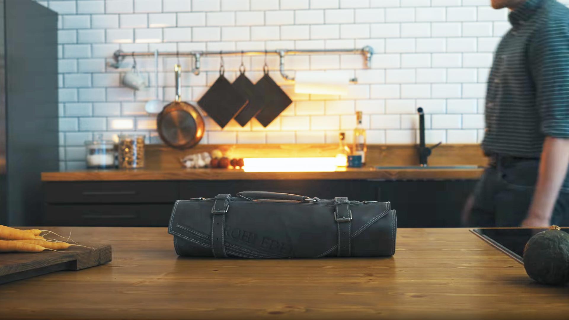 Demonstration Magnetische Messertasche