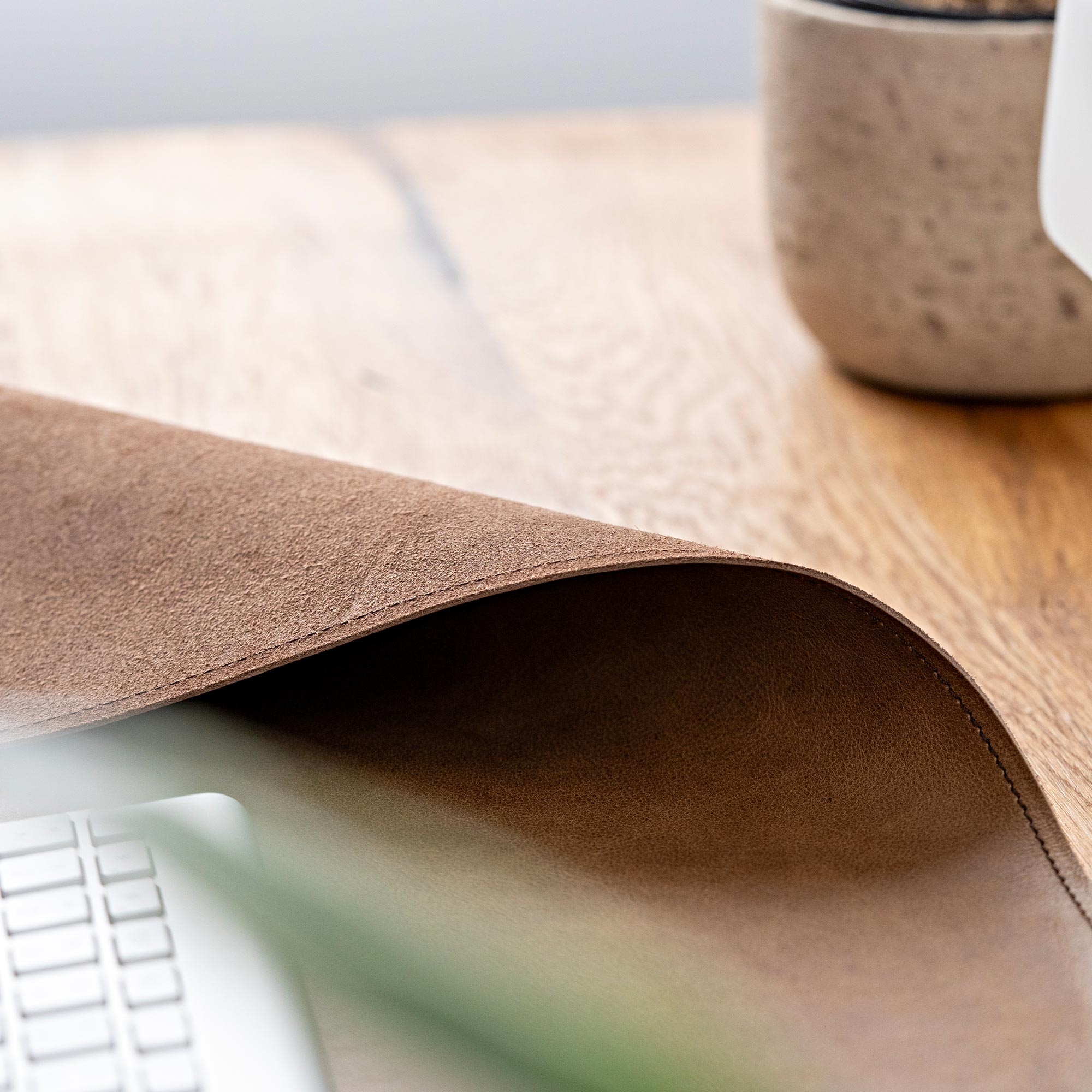 Zoom sous-main cuir naturel camel